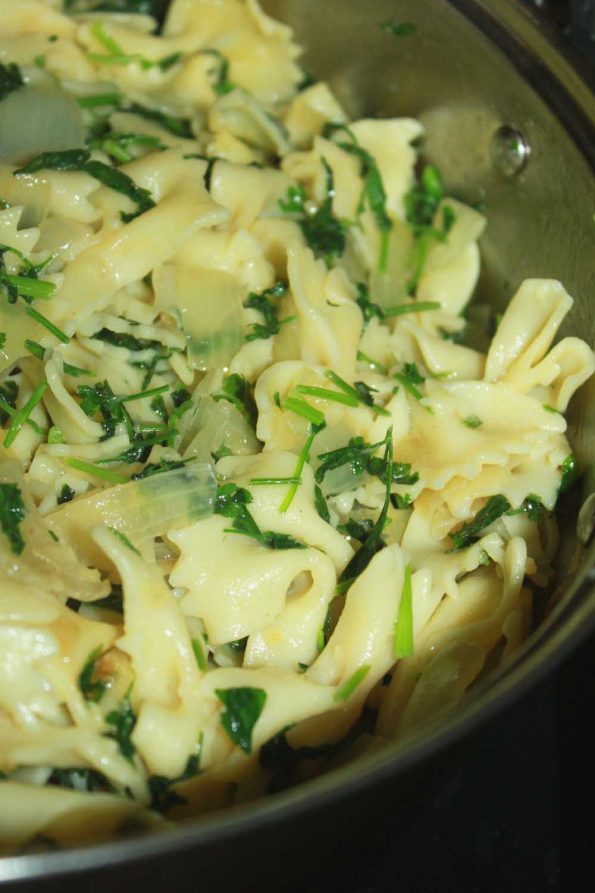 healthy garlic parsley pasta recipe for brunch