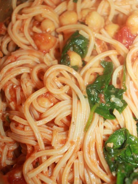 pasta with chickpeas and spinach