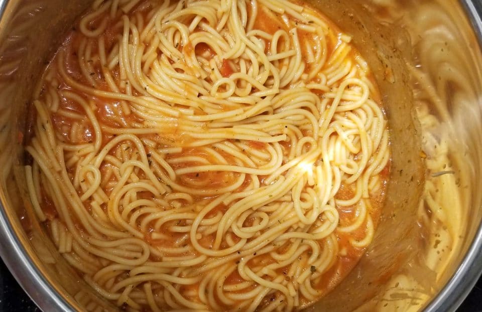 Instant Pot Spaghetti Noodles With Jar Sauce (Meatless)
