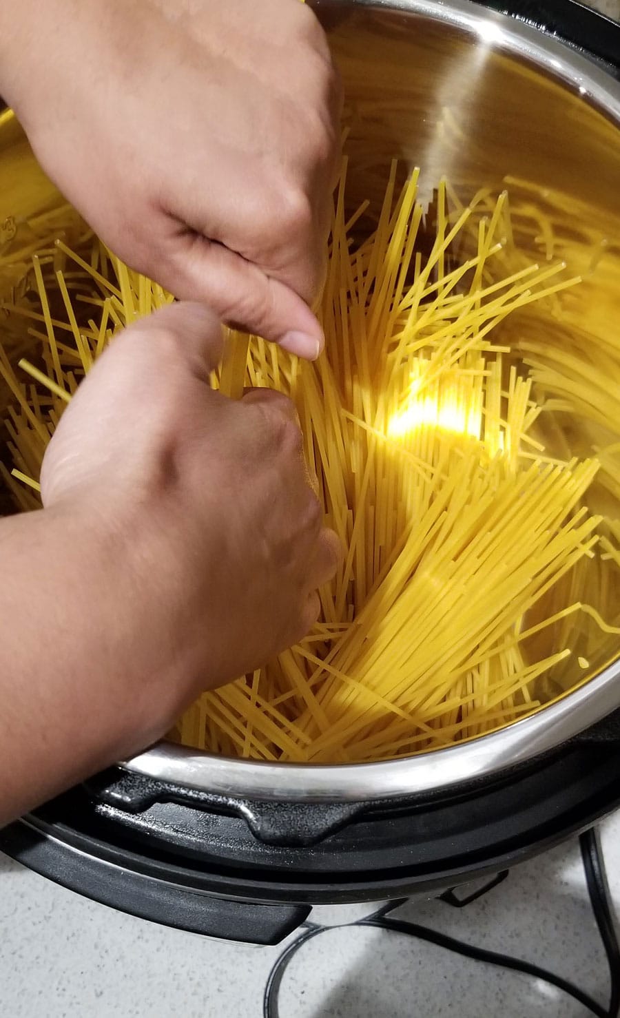 break spaghetti noodles for instant pot