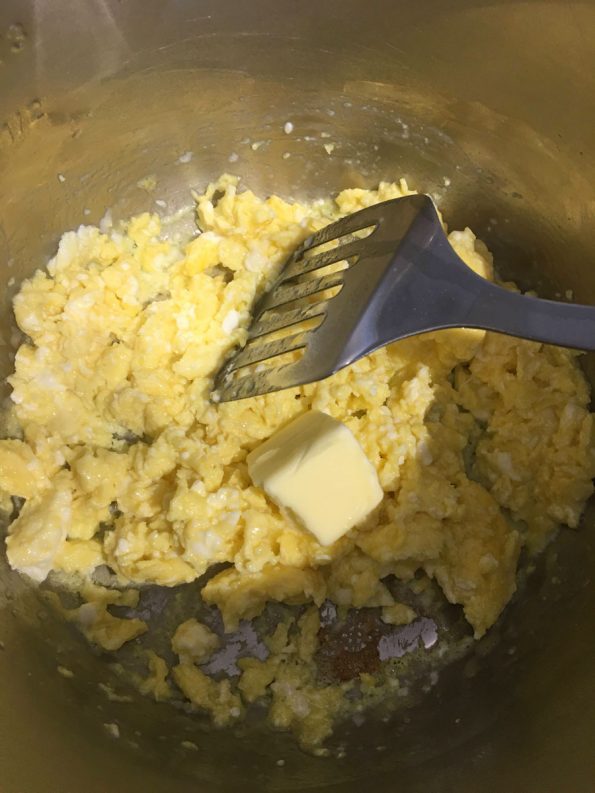 add butter to scrambled eggs
