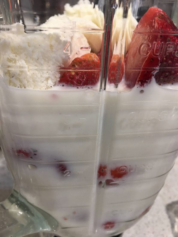 how to make strawberry milkshake