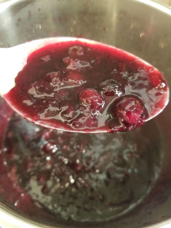 perfect blueberry sauce for cheesecakes and pancakes