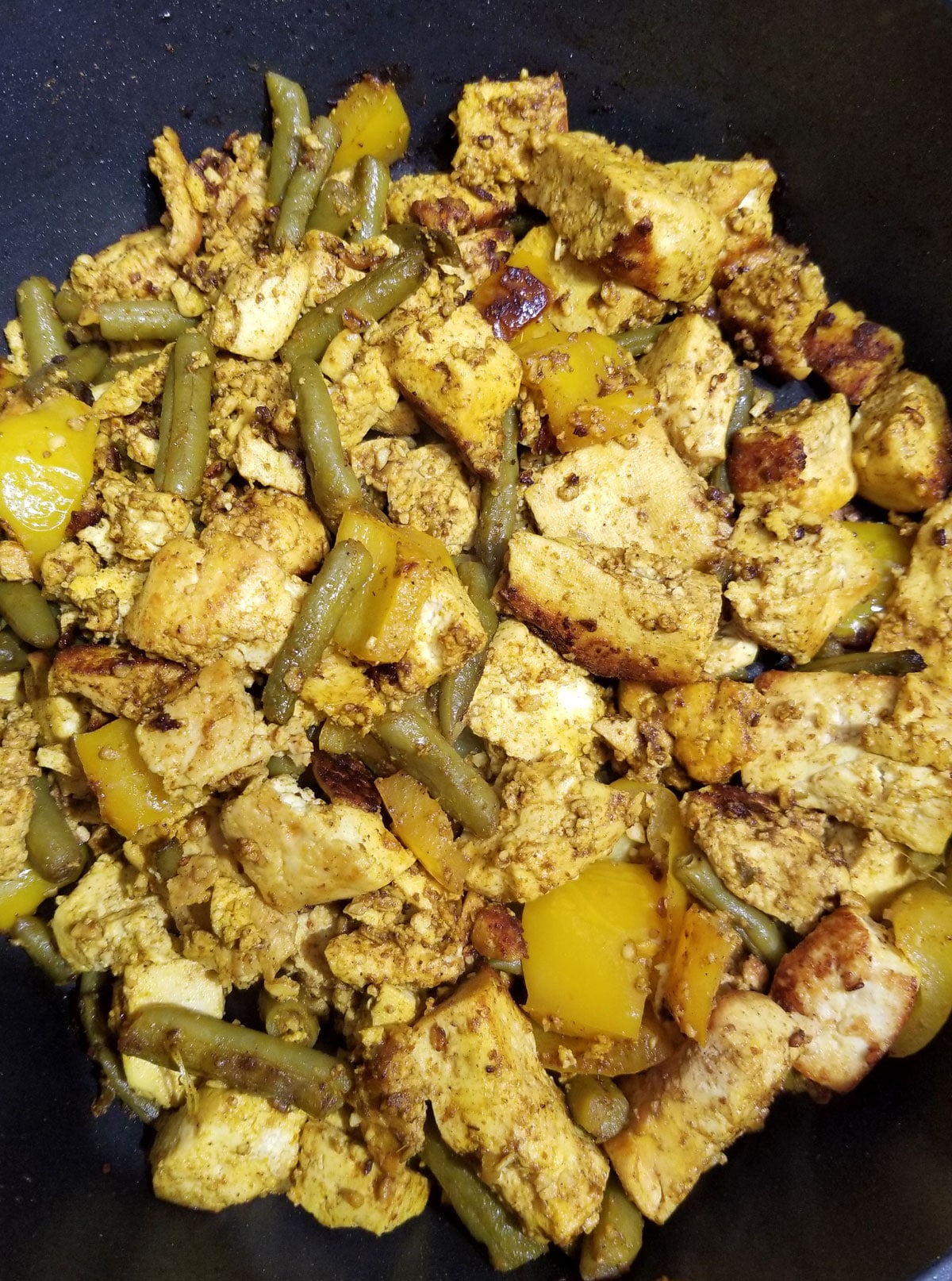 tofu scramble with indian spices, bell peppers and green beans