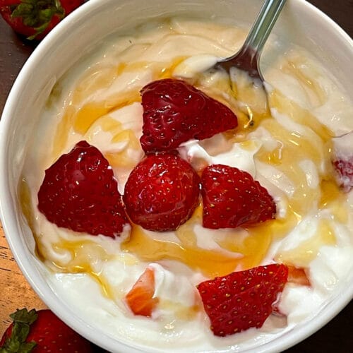honey greek yogurt with strawberries