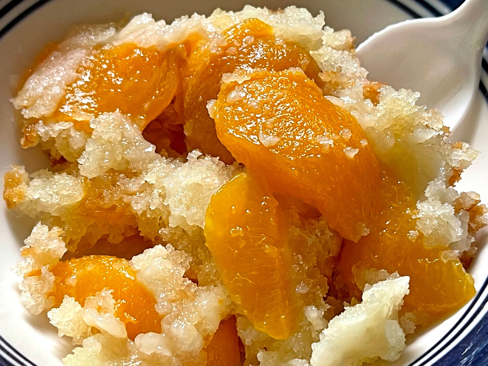 easy peach cobbler with fresh or canned peaches