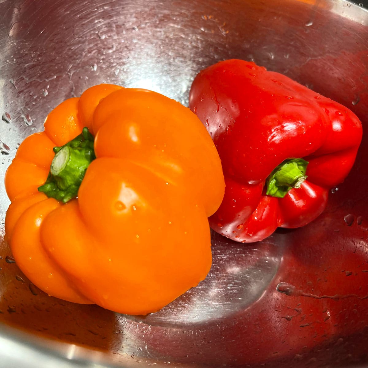 red bell pepper and orange bell pepper