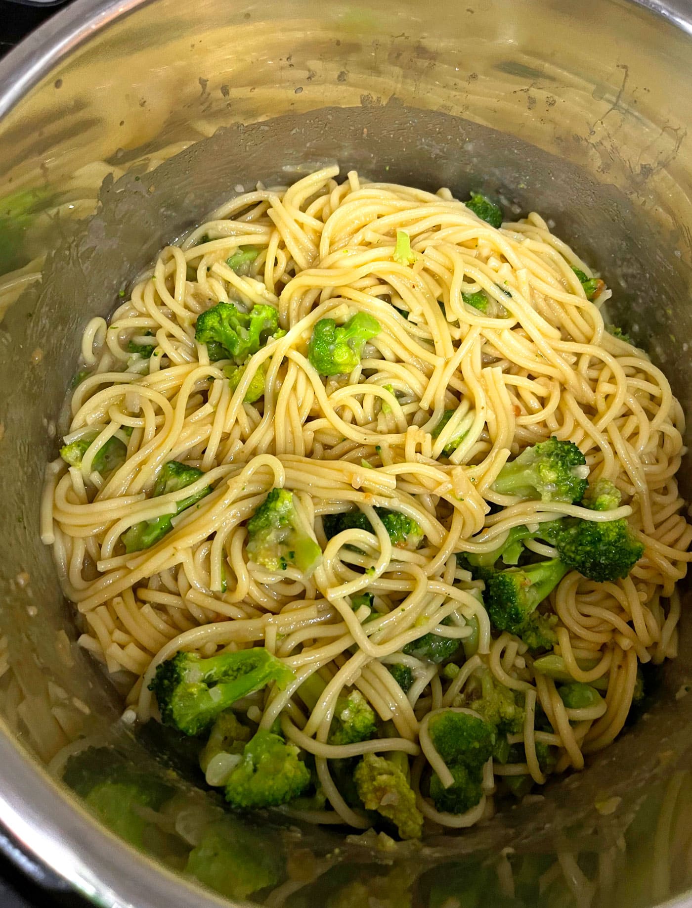 teriyaki broccoli pasta noodles in instant pot pressure cooker