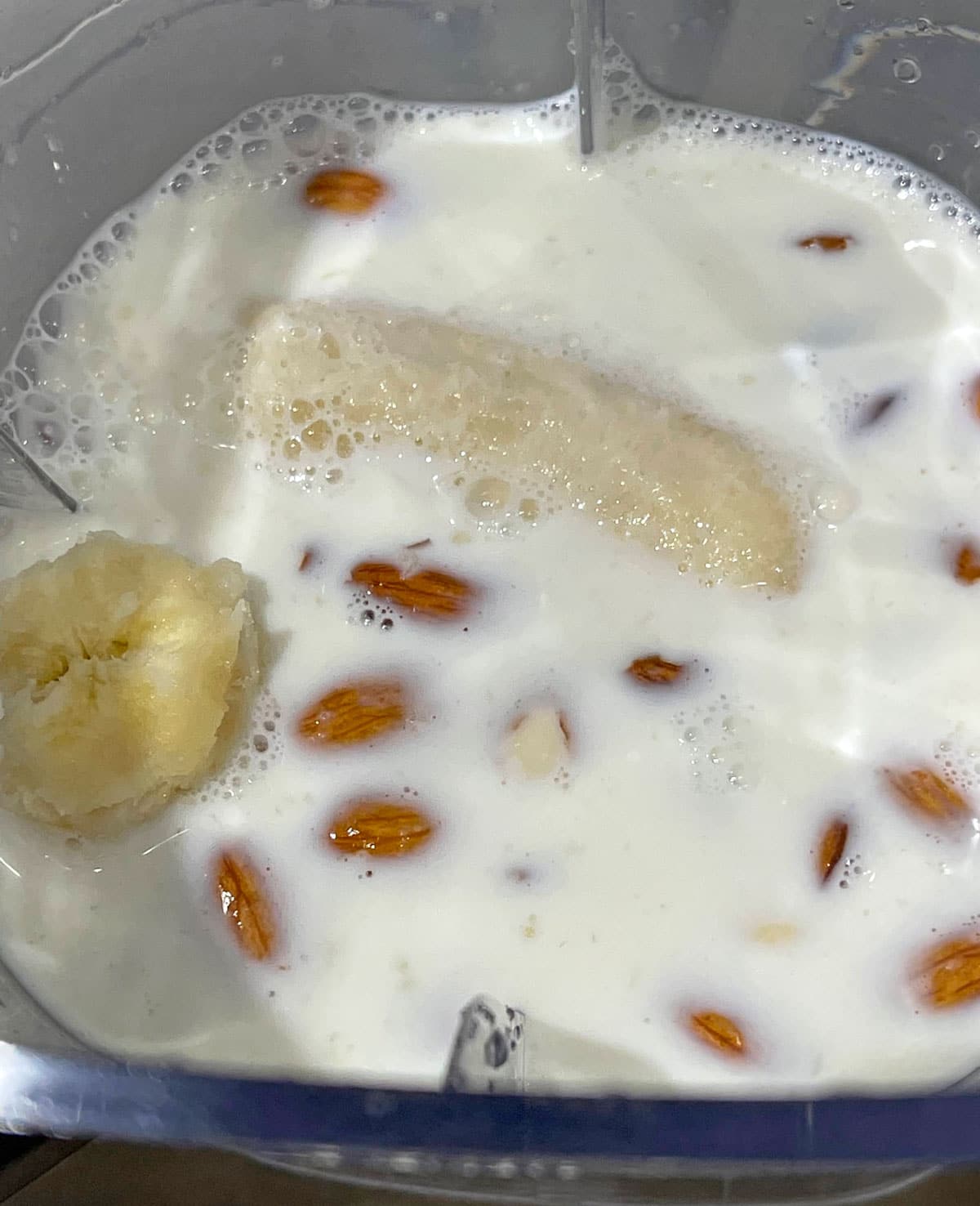 banana with almonds and milk