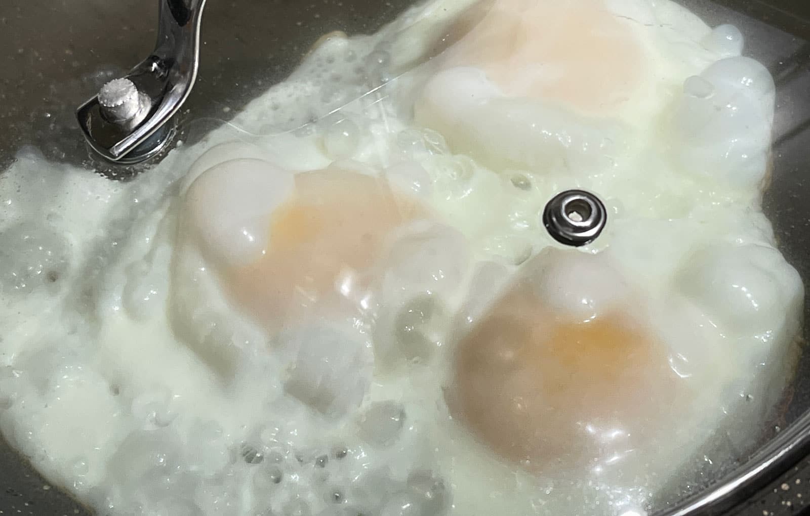 how to baste eggs