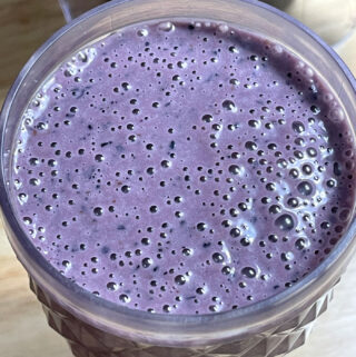 blueberry peanut butter chocolate smoothie