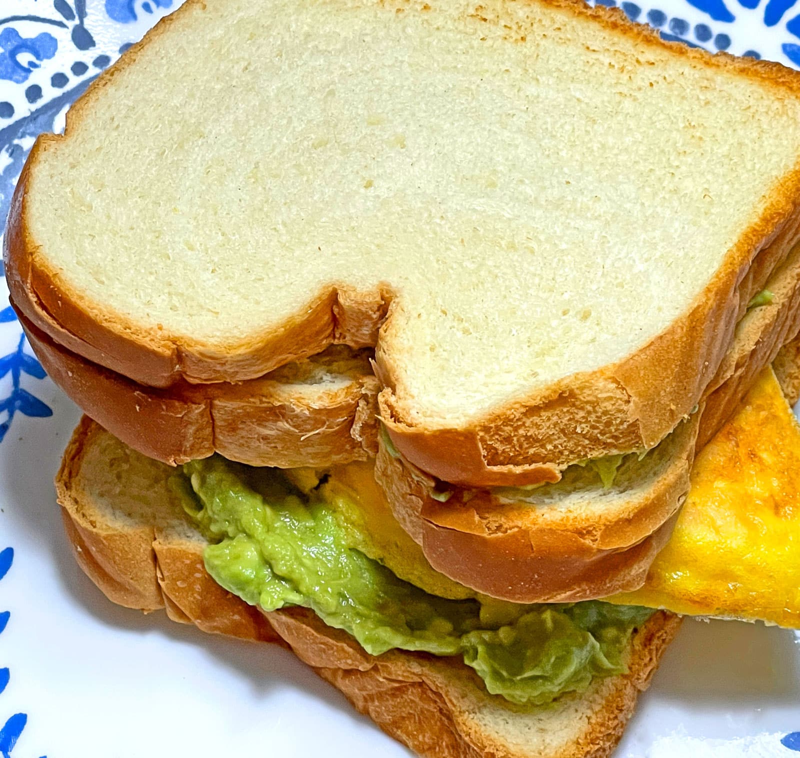avocado egg sandwich