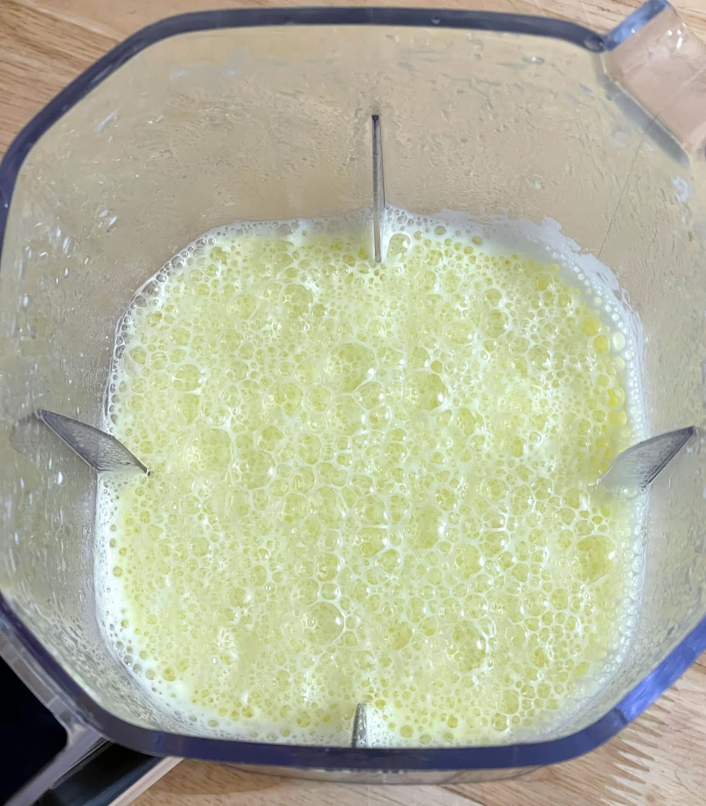 pineapple juice in blender