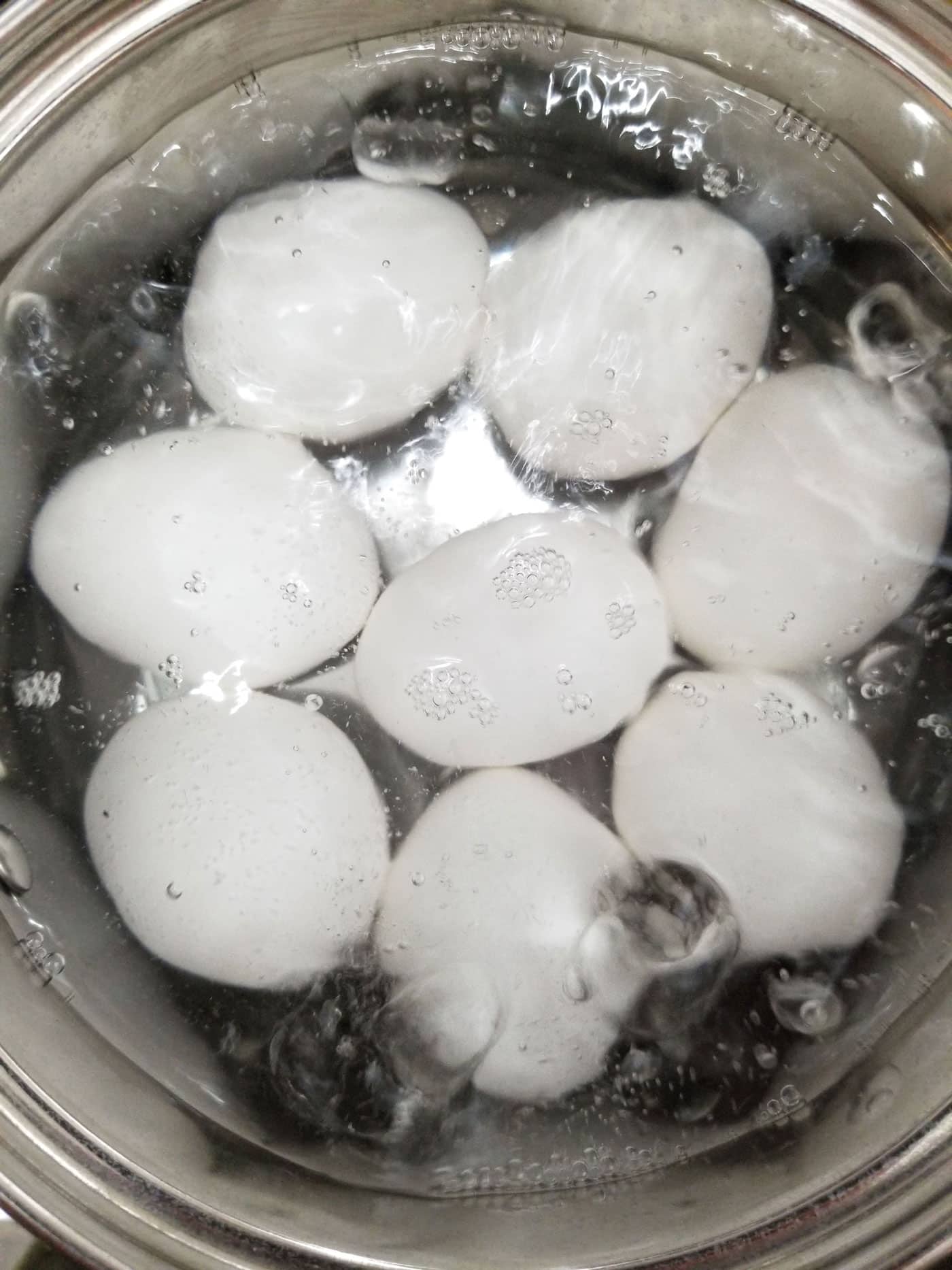 boiling water to cook eggs