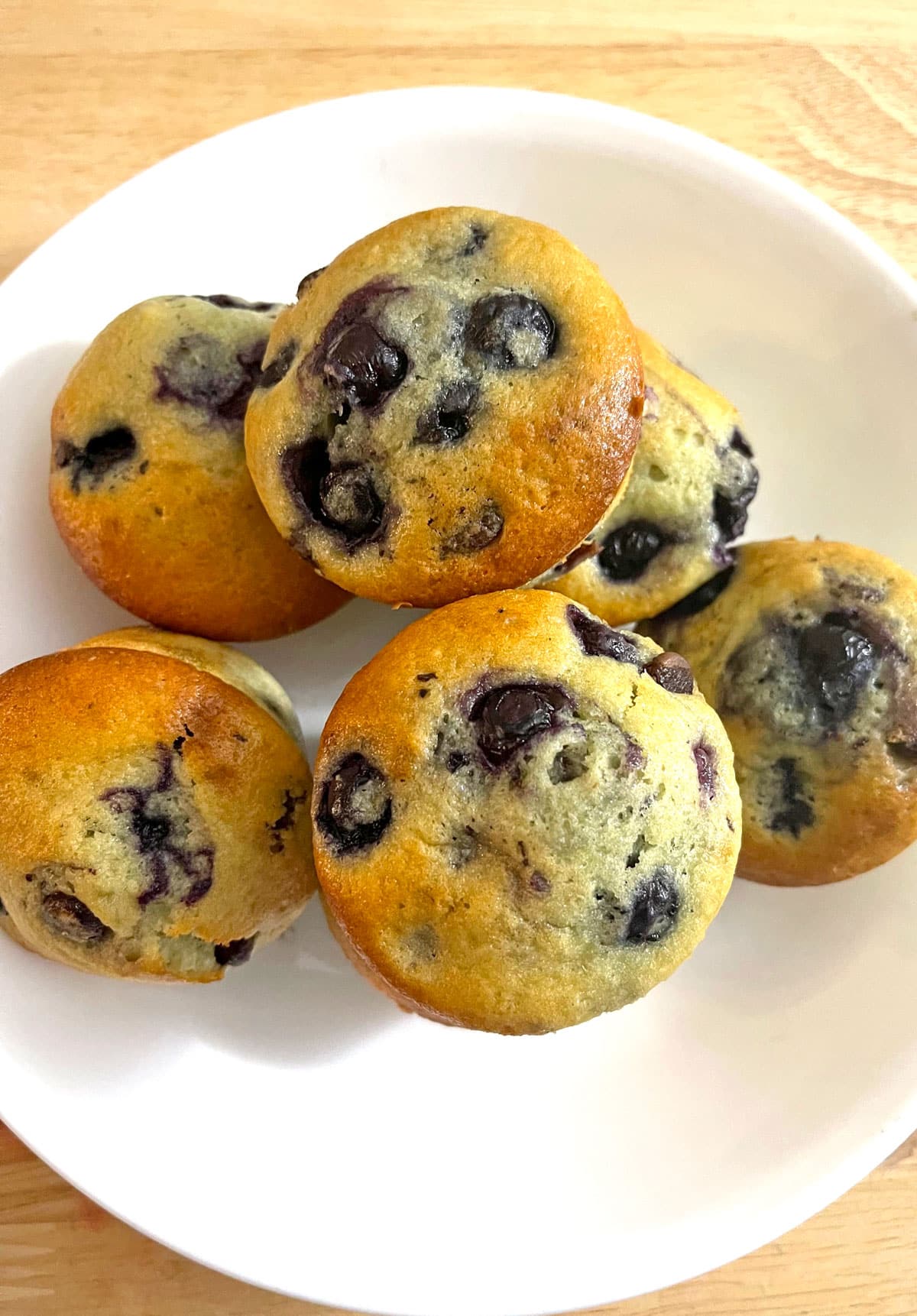 blueberry chocolate chip muffins with frozen blueberries