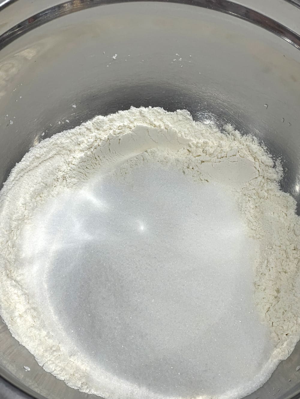 flour with sugar and baking powder