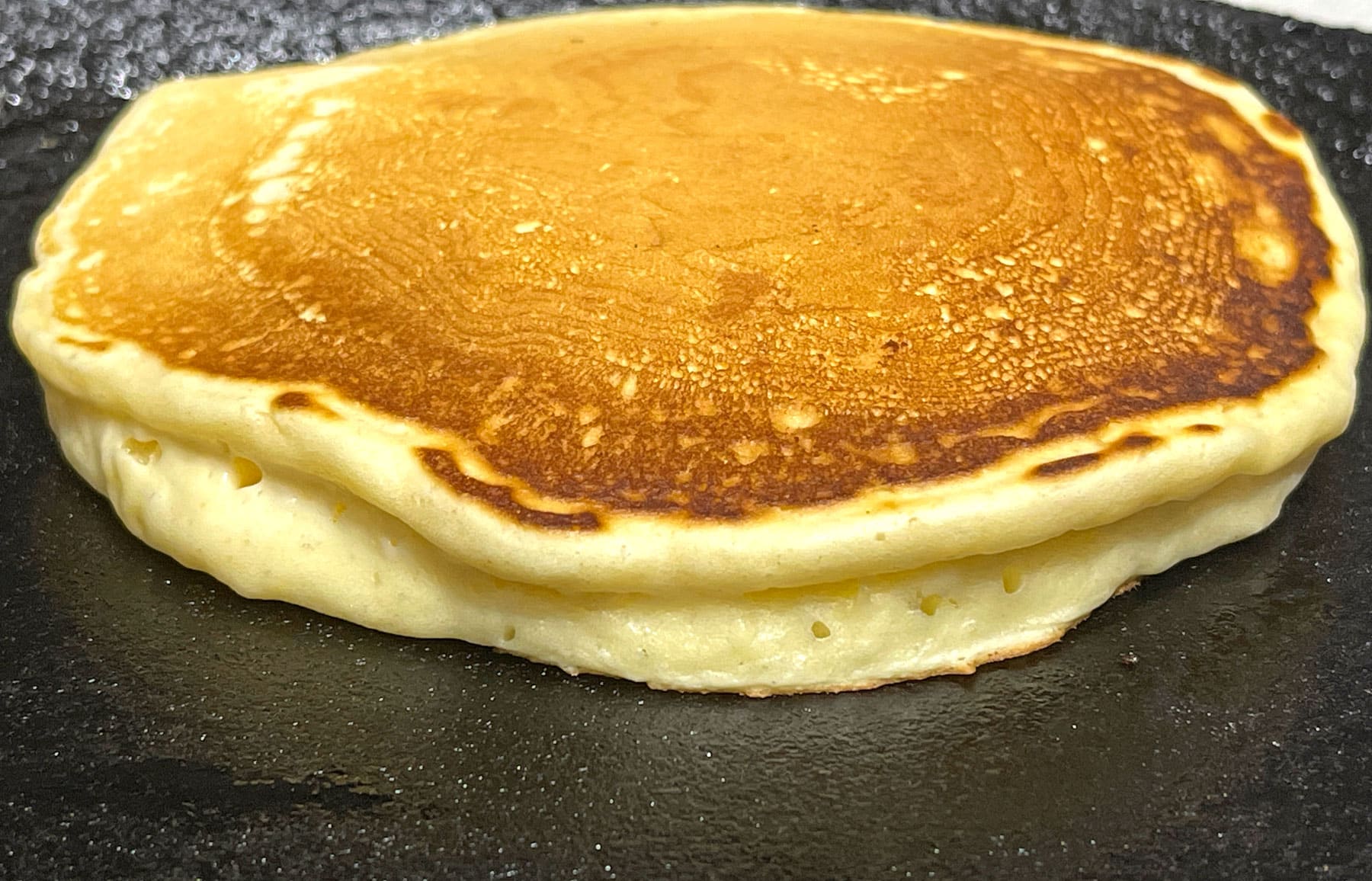 making sweet cream pancakes