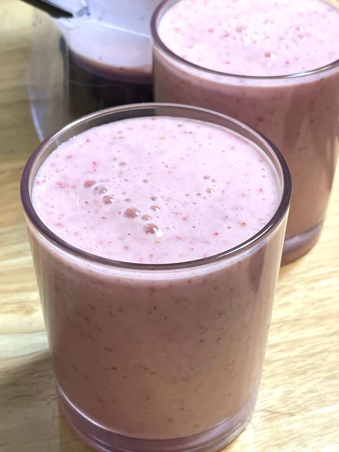 Strawberry Banana Smoothie Without Yogurt strawberry-banana-smoothie-without-yogurt