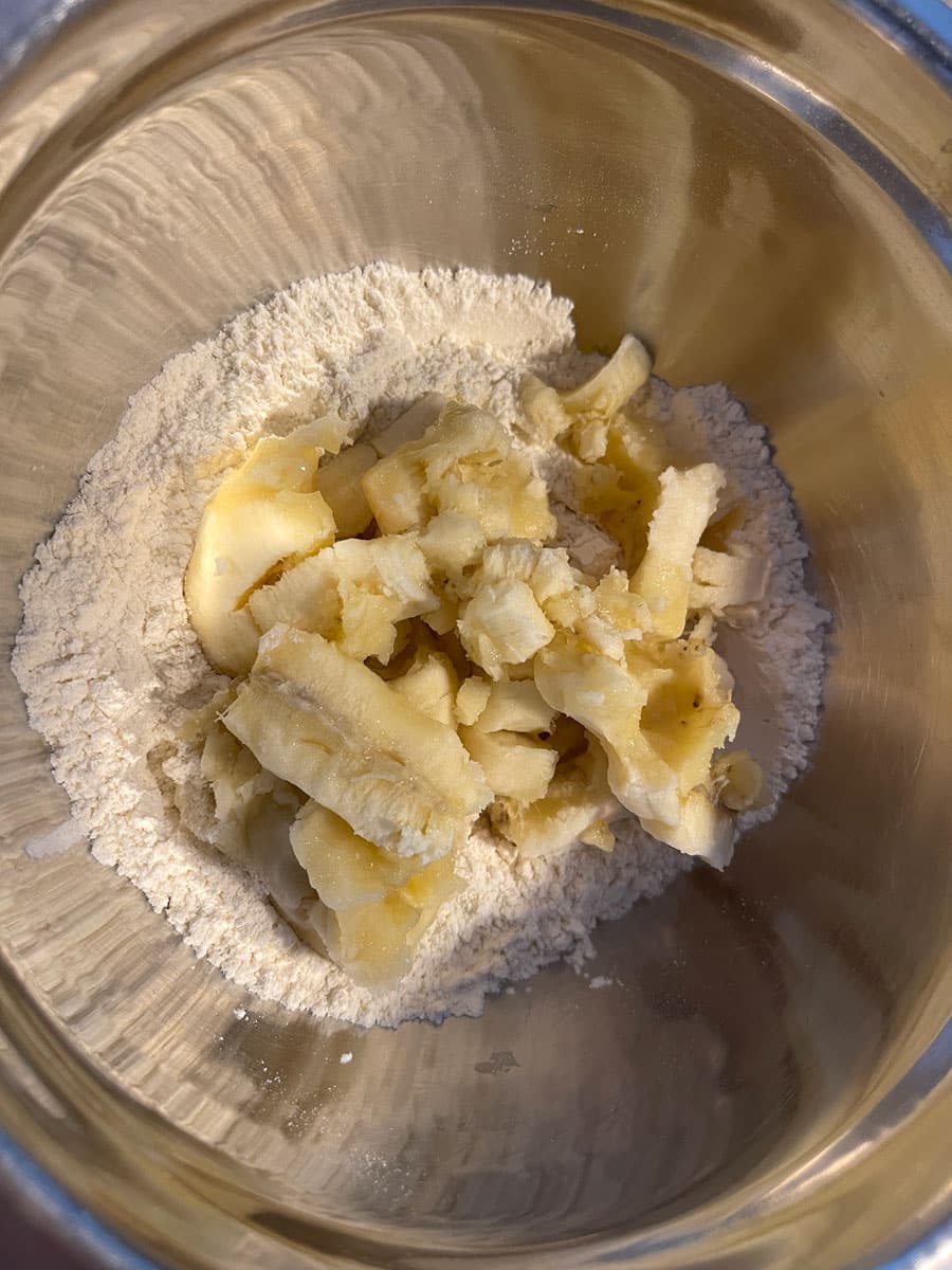 flour and bananas