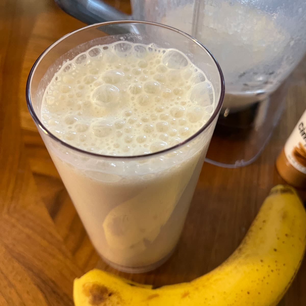banana flavored milk with cinnamon vanilla